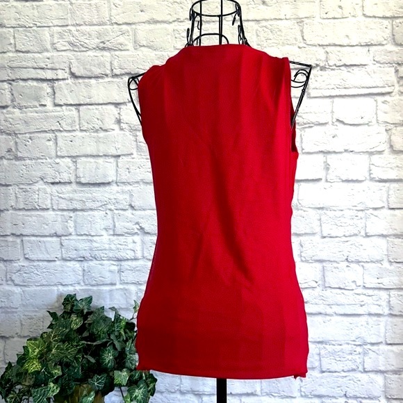 New York and Co. Sleeveless Red Chiffon overlay sleeveless blouse size XS - Picture 4 of 6